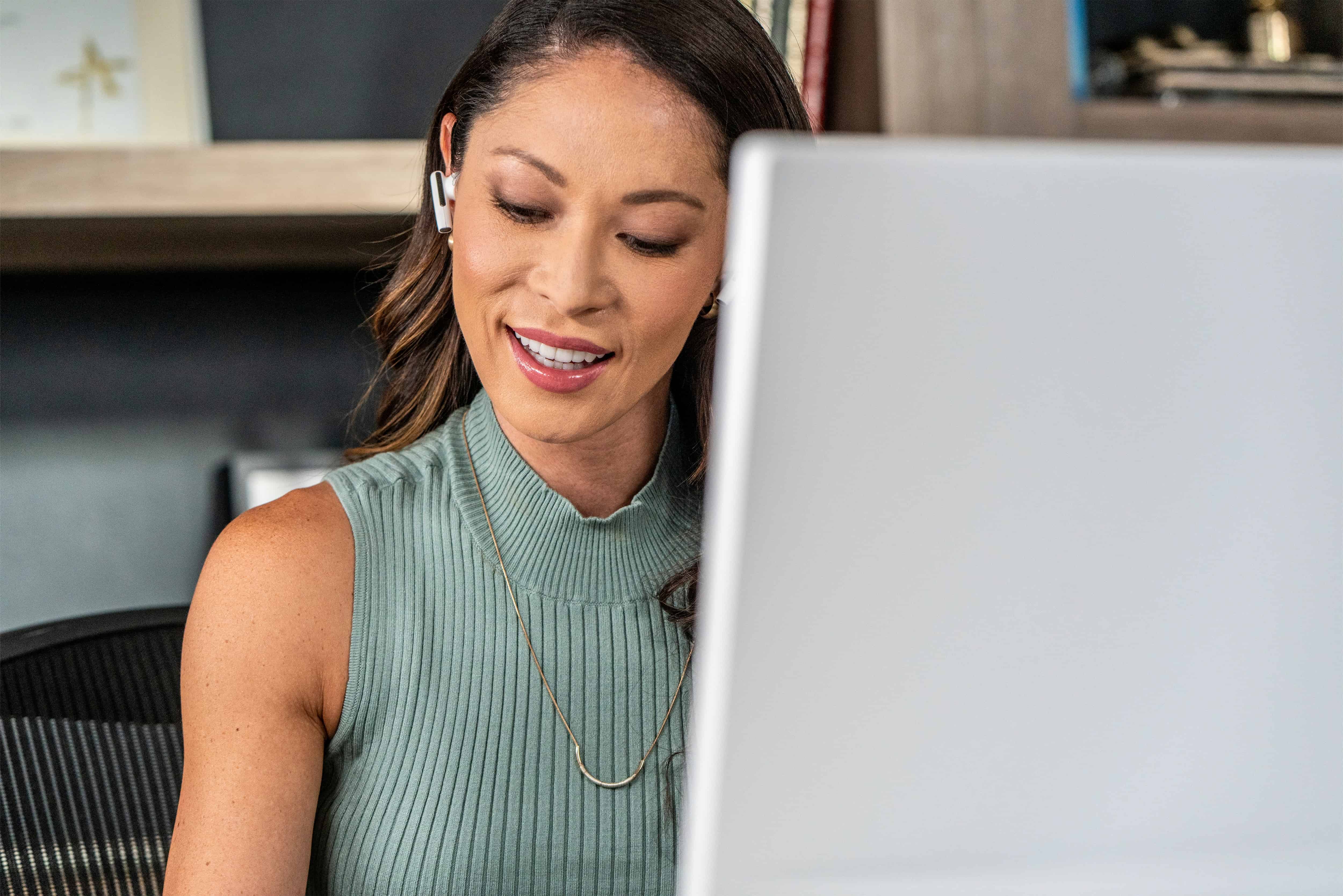 POLY Voyager Free 60 UC witte oplaadcase basis (8L582AA) thumbnail