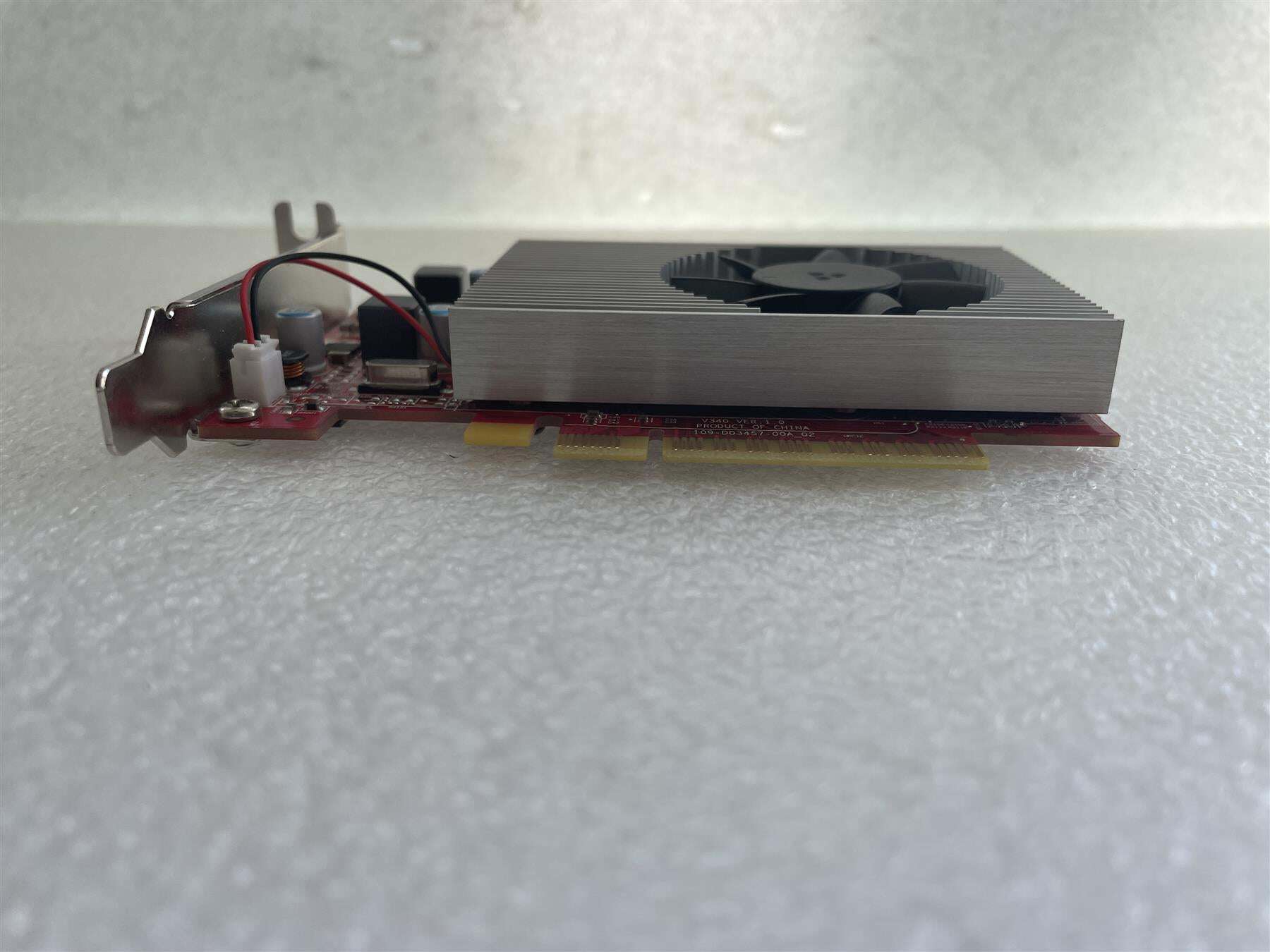 HP AMD Radeon 520 BB-8R LP 2GB GDDR5 PCIE (L09403-001) thumbnail
