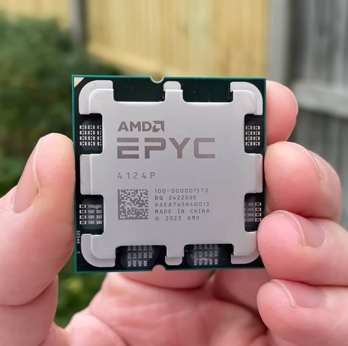 AMD EPYC 6Core Model 4124P Tray (100-000001570) thumbnail