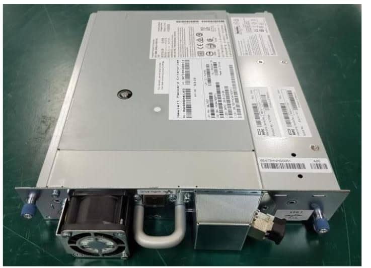 Hewlett Packard Enterprise P9G68A back-up-opslagapparaat Opslag autolader & bibliotheek LTO 48000 GB (Q6Q64A) thumbnail Hewlett Packard Enterprise P9G68A back-up-opslagapparaat Opslag autolader & bibliotheek LTO 48000 GB (Q6Q64A) thumbnail