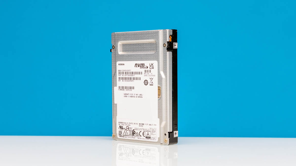 Kioxia X121 CD8P-R dSSD 30.7TB U.2 PCIe SIE (KCD8XPUG30T7) thumbnail