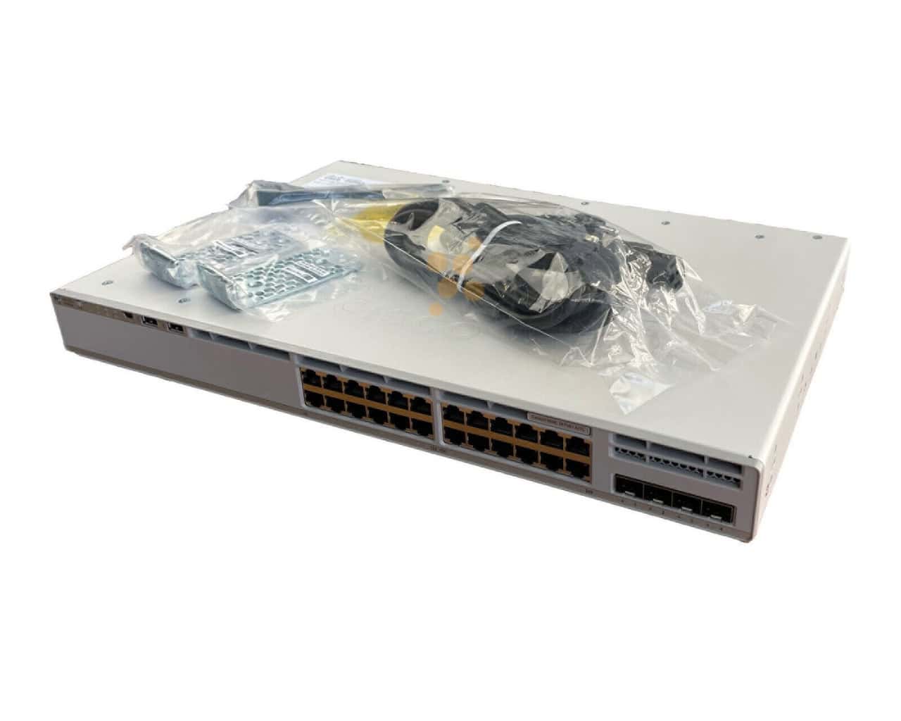 Cisco Catalyst 9200L 24-port PoE+, 4 x 1G, Network Essentials, C9200L-24P-4G-E (C9200L-24P-4G-E) thumbnail