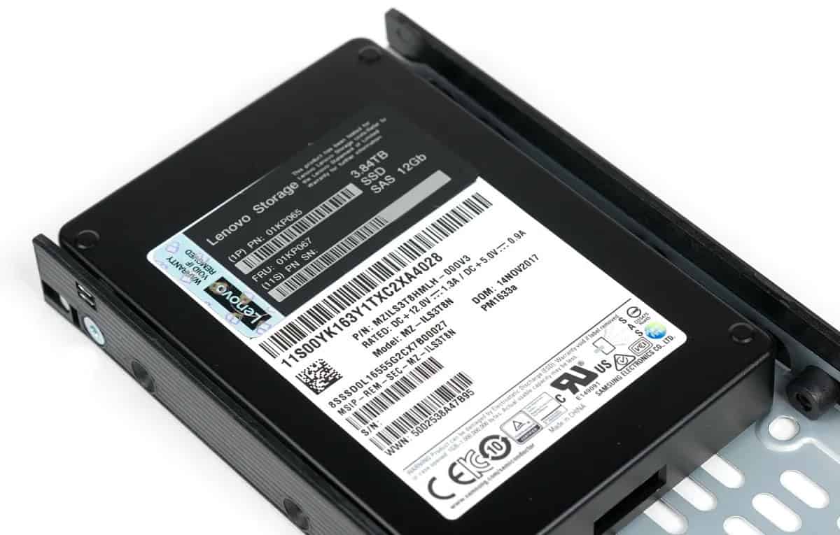 Lenovo Storage 3.84TB 1DWD 2.5 SAS SSD (01KP065) thumbnail