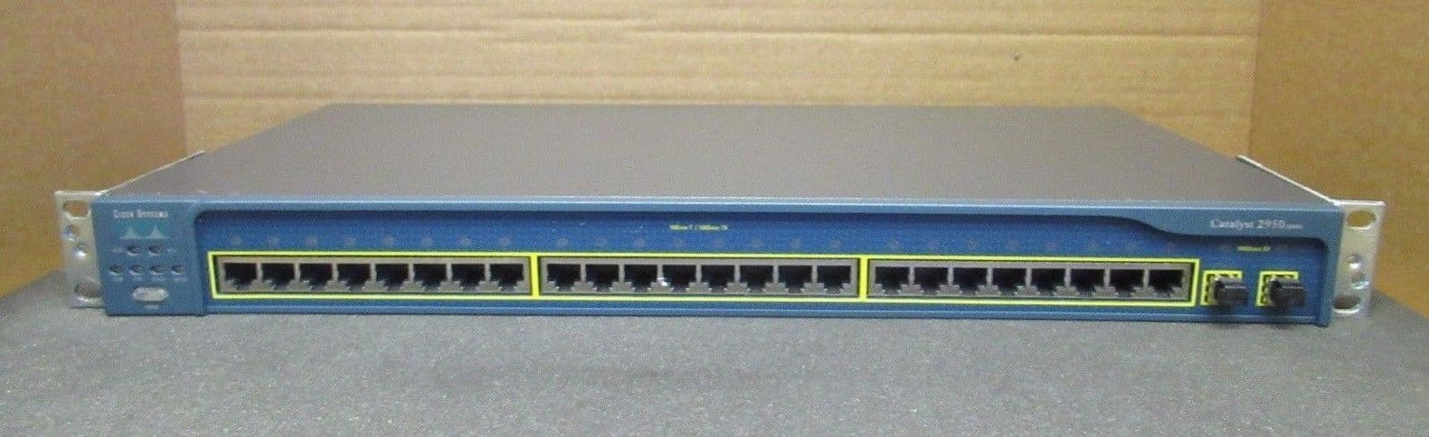 Cisco Catalyst 2950SX 24-Port (WS-C2950SX-24-RFB) thumbnail