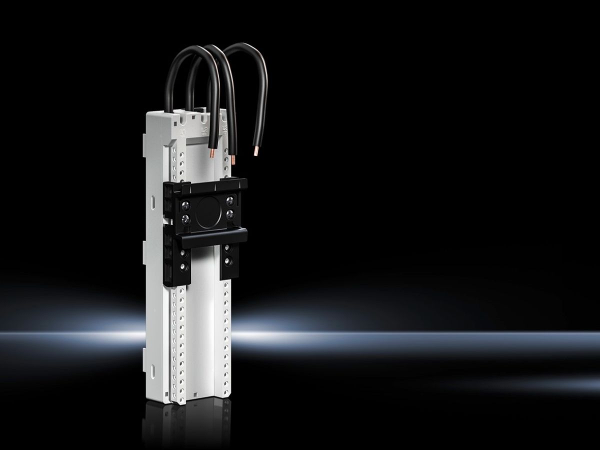 Rittal Geräteadapter Comfort 25 A, AWG12, 3-polig, BxH 45x1 (9635340) thumbnail