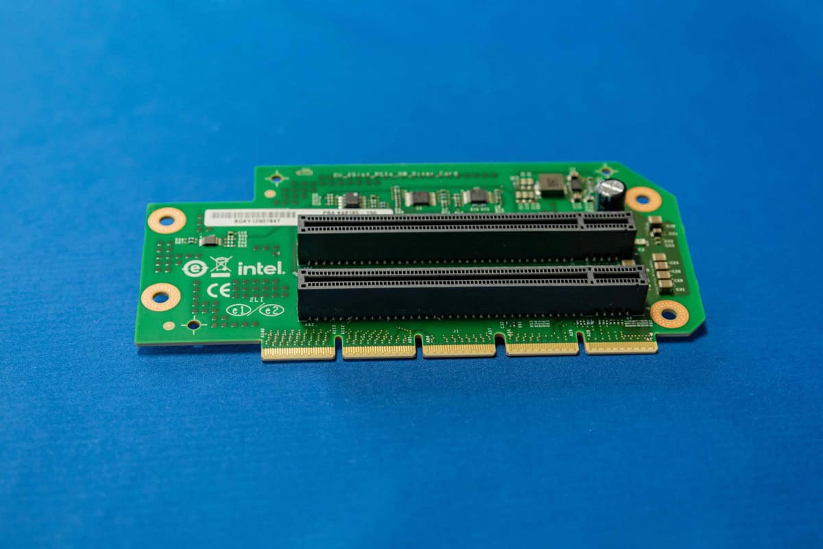 Intel Riser Karte für 2HE M50CYP Systeme Slot#1, 2x PCIe (CYP2URISER1DBL) thumbnail