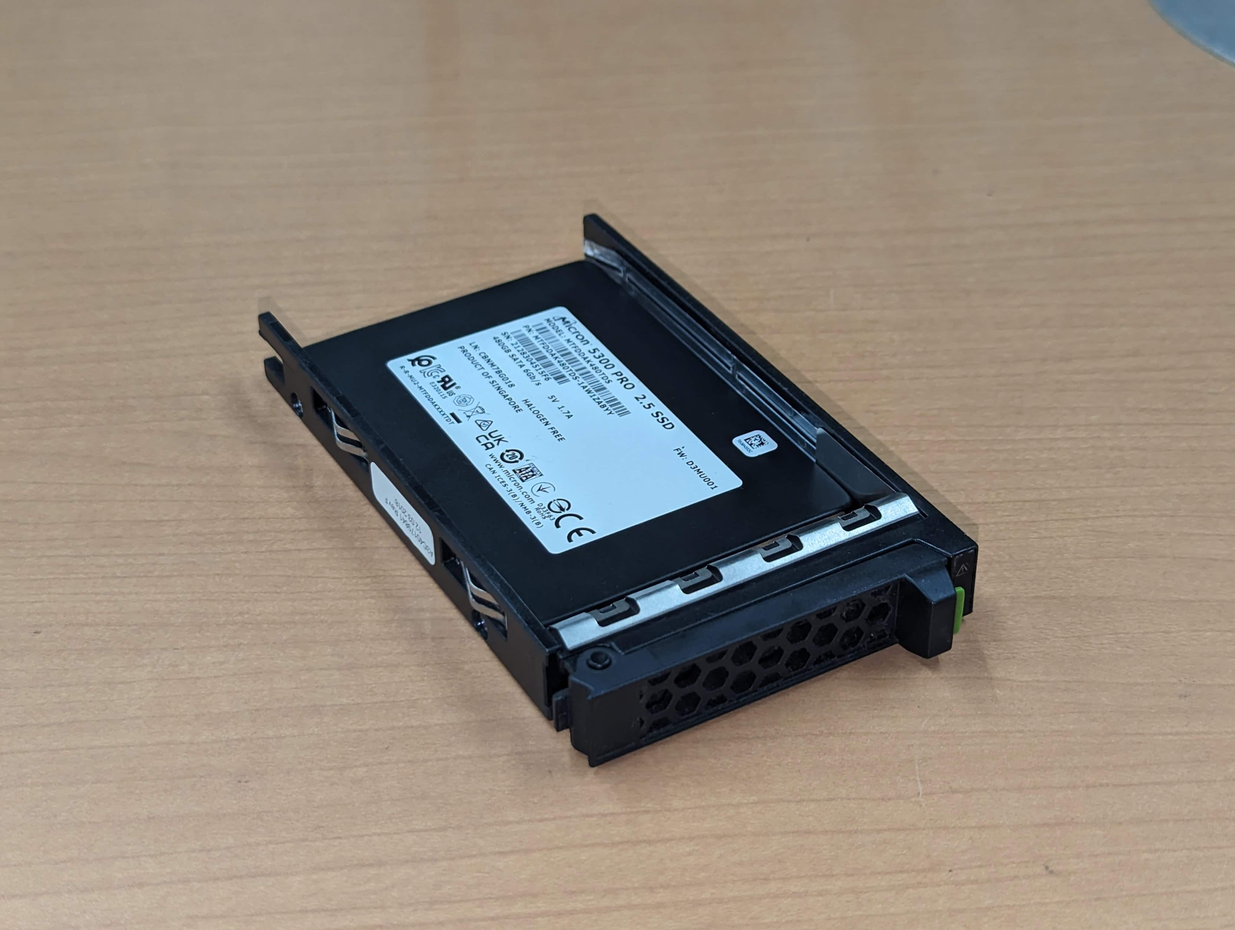 Fujitsu 3,5 Zoll SSD 3.84TB SATA 6G Read Intensive Hot Swap (PY-TS38NMB) thumbnail