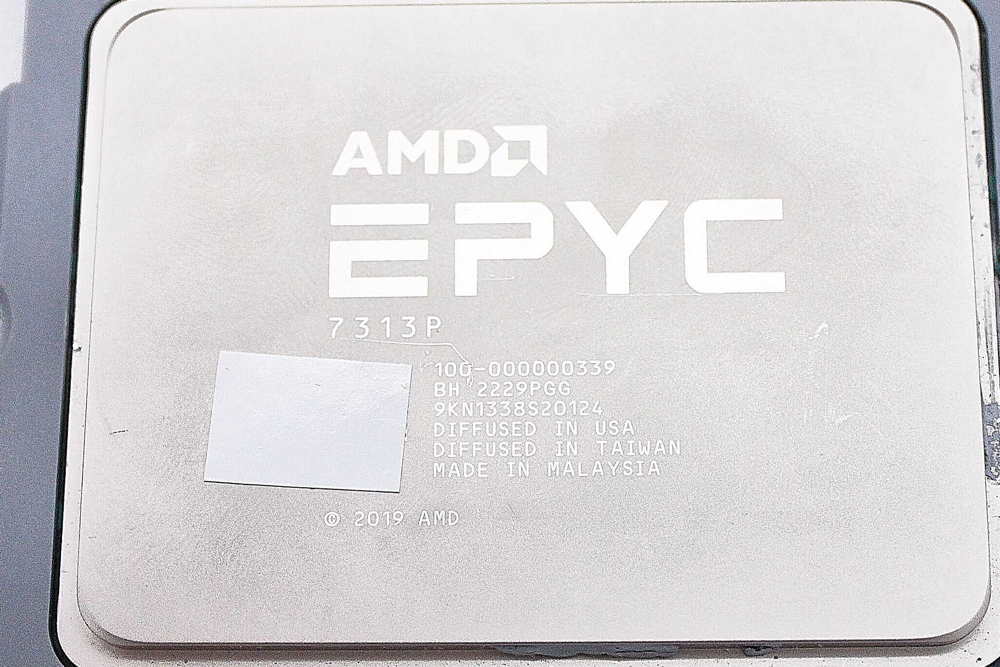 AMD EPYC Model 7313P 16C 155W Embed 3 un (100-000000339E) thumbnail