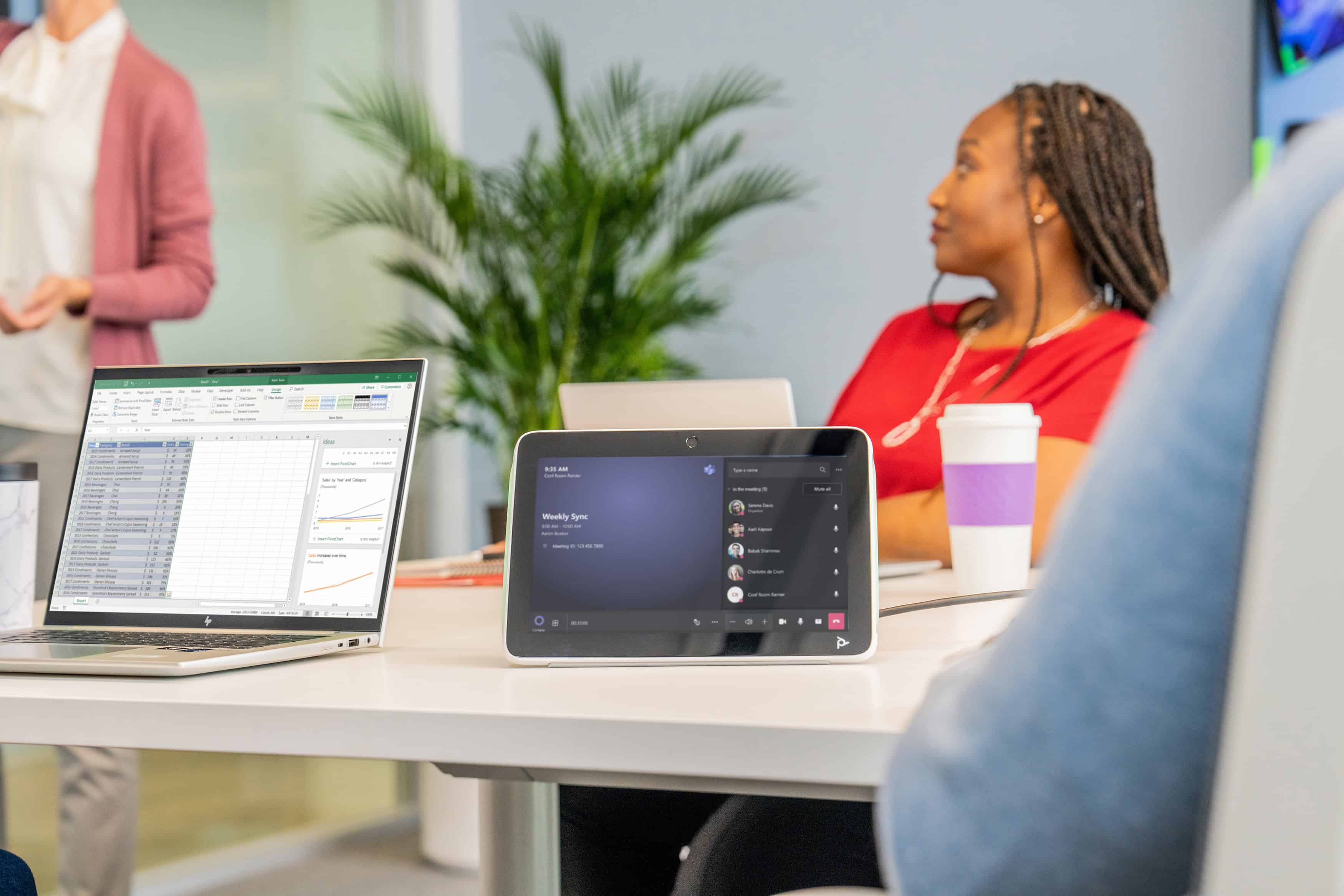 HP Poly TC10 Black Glass Mount (874P9AA) thumbnail