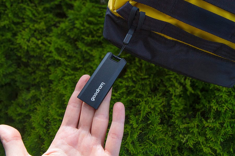 Goodram SSDR-GMRE-02T-K0 externe solide-state drive 2 TB 3.2 Gen 2 (3.1 Gen 2) Zwart (SSDR-GMRE-02T-K0) thumbnail