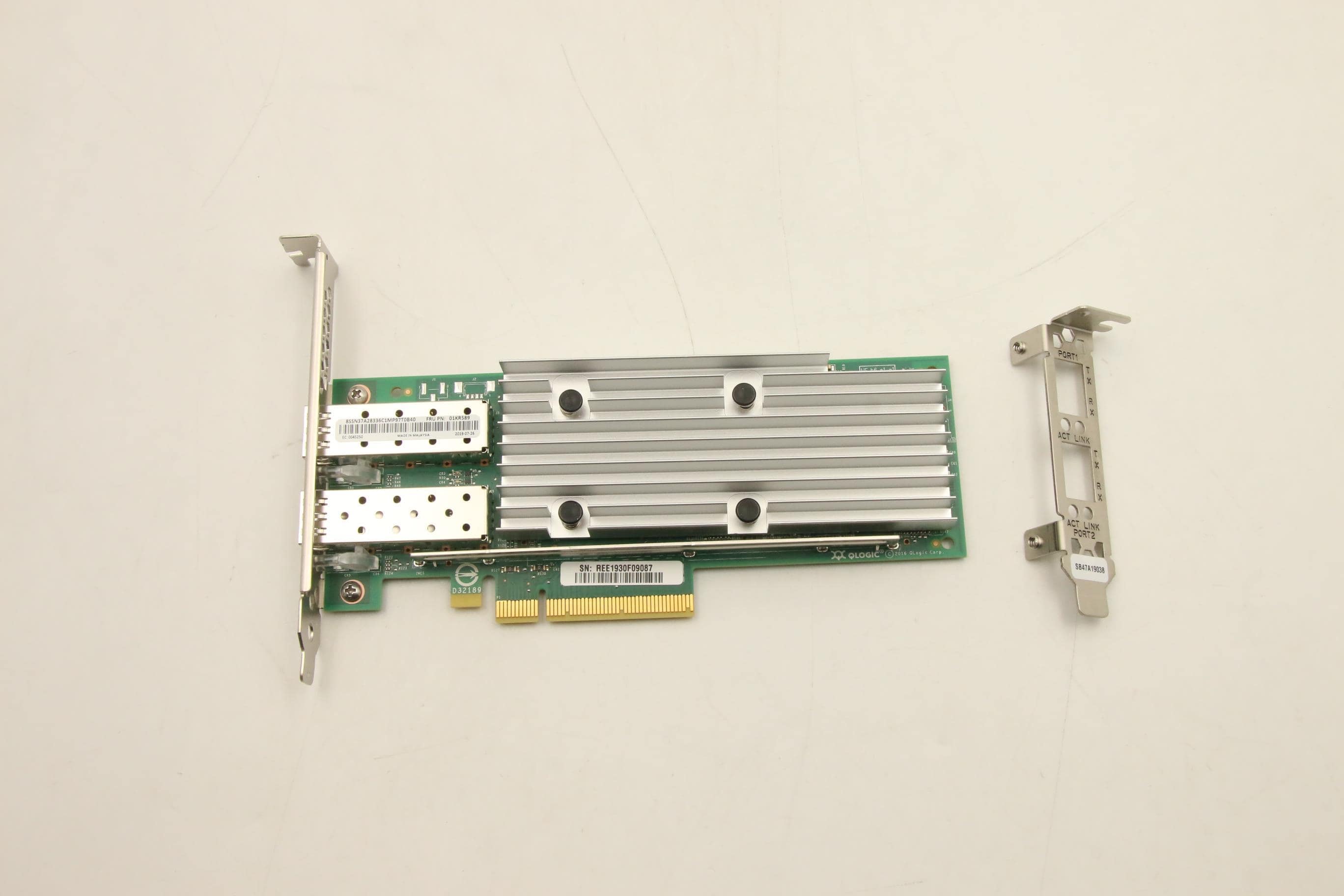 Lenovo ThinkSystem Marvell QL41232 10/25GbE SFP28 2-Port PCIe Ethernet Adapter (01KR589) thumbnail