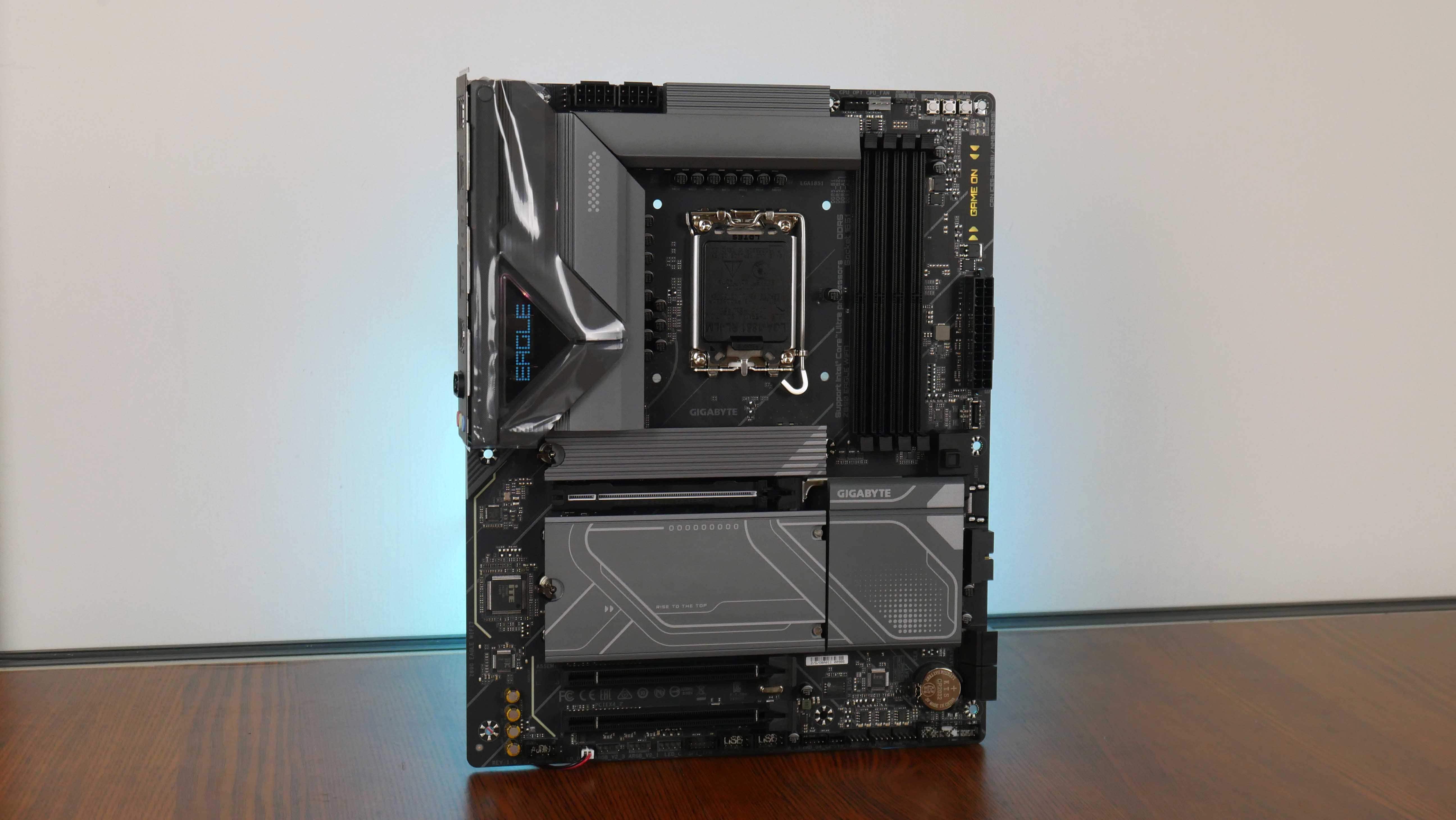 GIGABYTE MB Sc LGA1851 Z890 EAGLE - Intel Z890 - 4xDDR5 - 1xHDMI - 1xDP (Z890EAGLE) thumbnail
