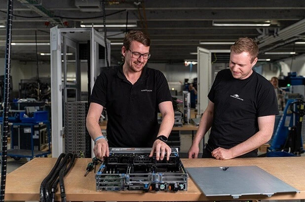 HP FHHL x16x8 PCIe riser card (P10075-001-RFB) thumbnail