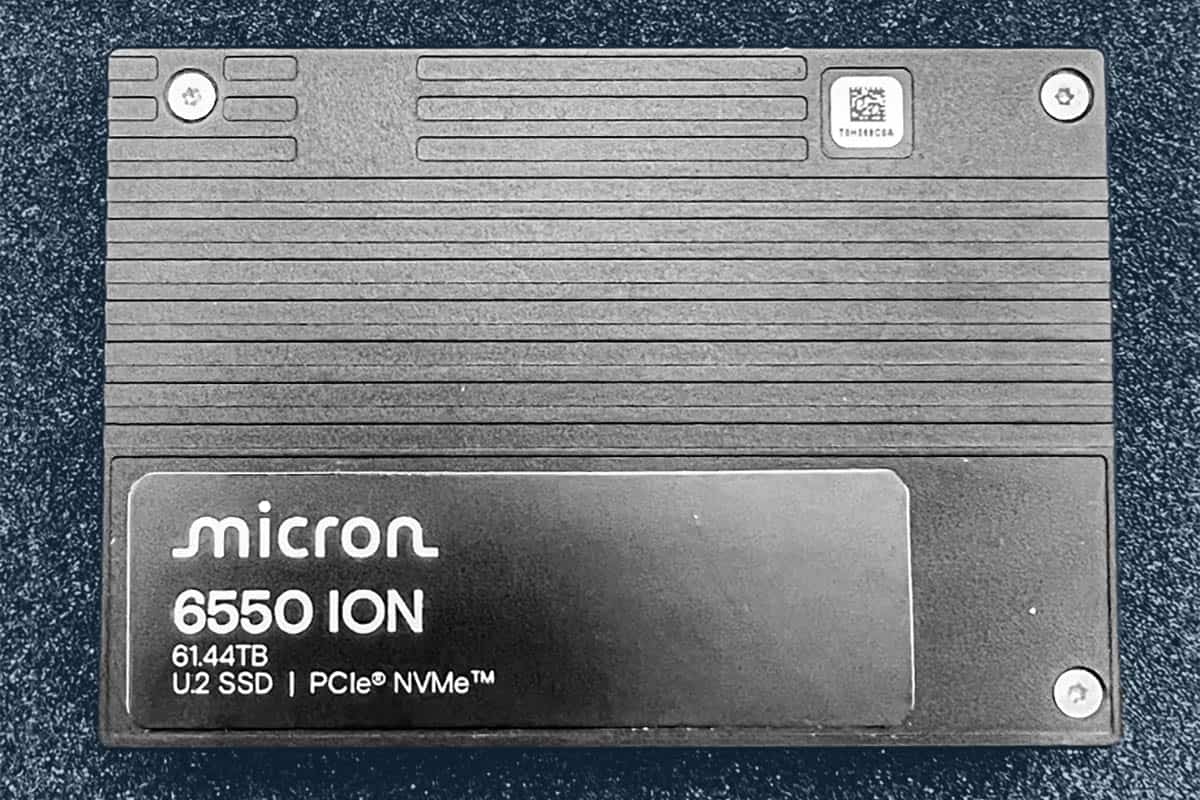 Lenovo 61.44TB 2.5 QLC NVMe PCIe 5.0 SSD (5149AK1T) thumbnail