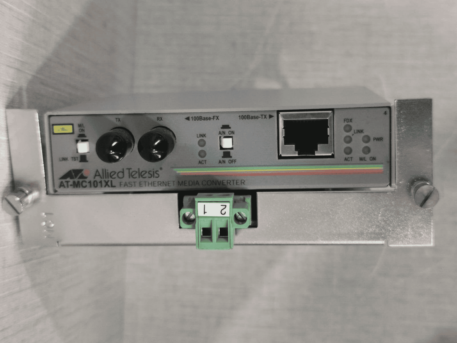 Allied Telesis AT-MC101XL netwerk media converter 100 Mbit/s (AT-MC101XL-60) thumbnail