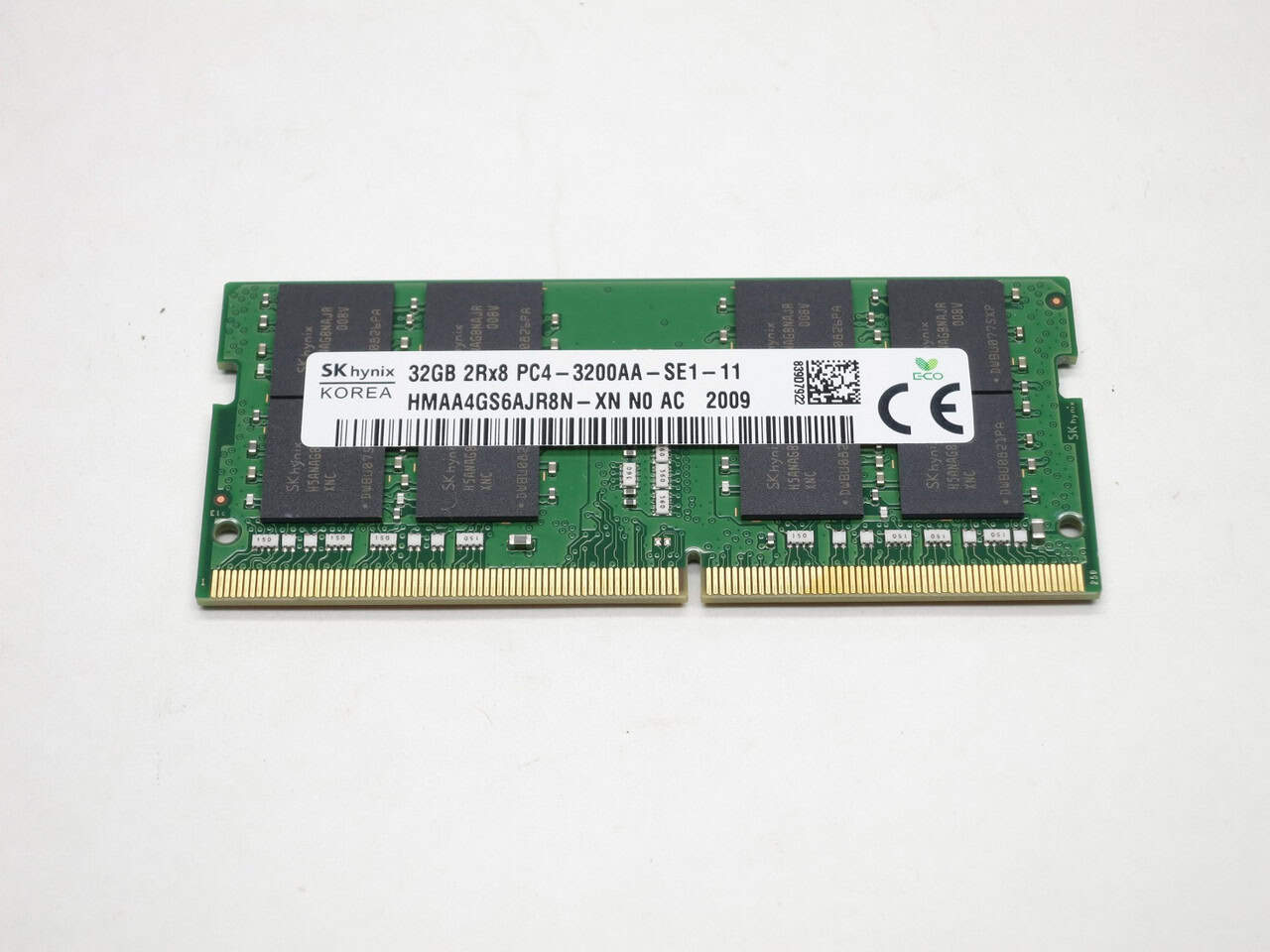 Hynix HMAA4GS6AJR8N-XN 32GB Memory Module - DDR4 - 3200 MHz - 260-Pin - 1.2 Volts - Non-ECC (HMAA4GS6AJR8N-XN) thumbnail