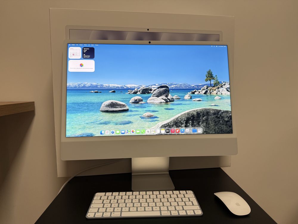 Apple 24-inch iMac with Retina 4.5K display: Apple M4 chip with 10-core CPU and 10-core GPU, 16GB, 256GB SSD - Silver (MWUU3ZE/A) thumbnail