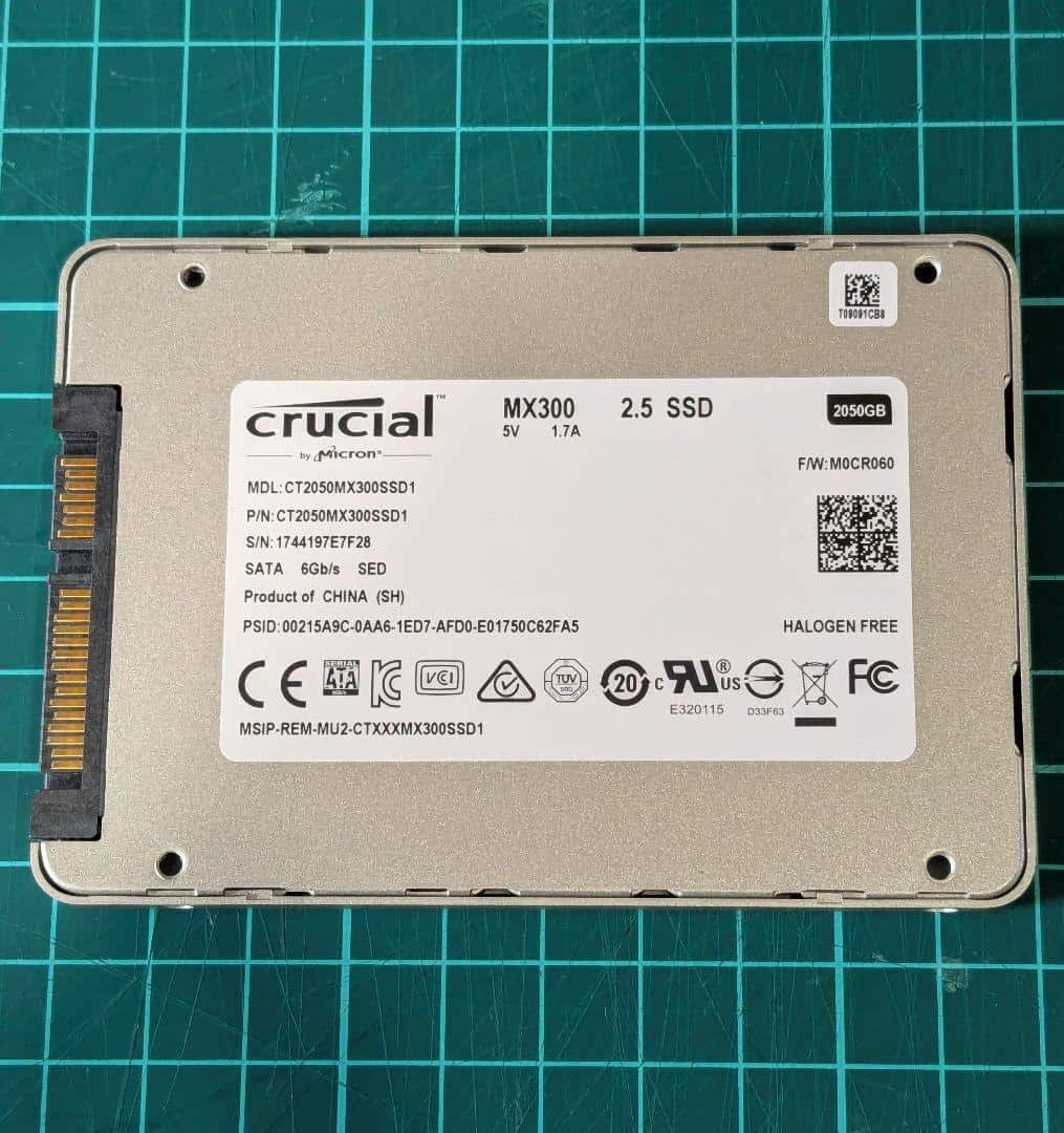 Micron Crucial MX300 CT2050MX300SSD1 2TB SATA 6Gb/s 2.5 Solid State Drive (CT2050MX300SSD1) thumbnail