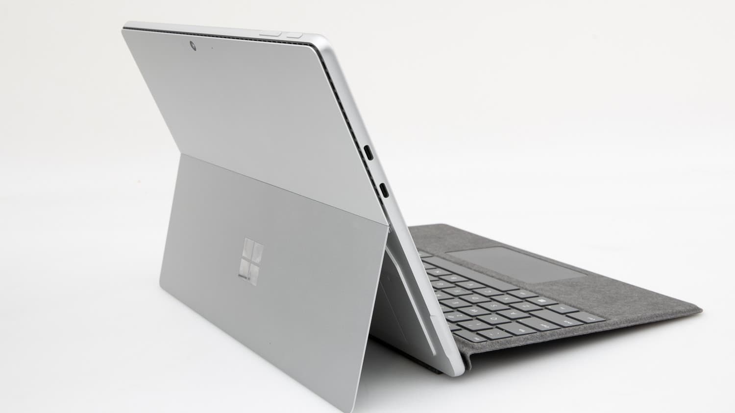 Microsoft Surface Pro 9 i7-1265U/16GB/256GB/13/W11P COA (2880x1920)/NVMe/WLAN/BT/CAM/No Pen/No KB/Platinum (2038-SB17-R4) thumbnail