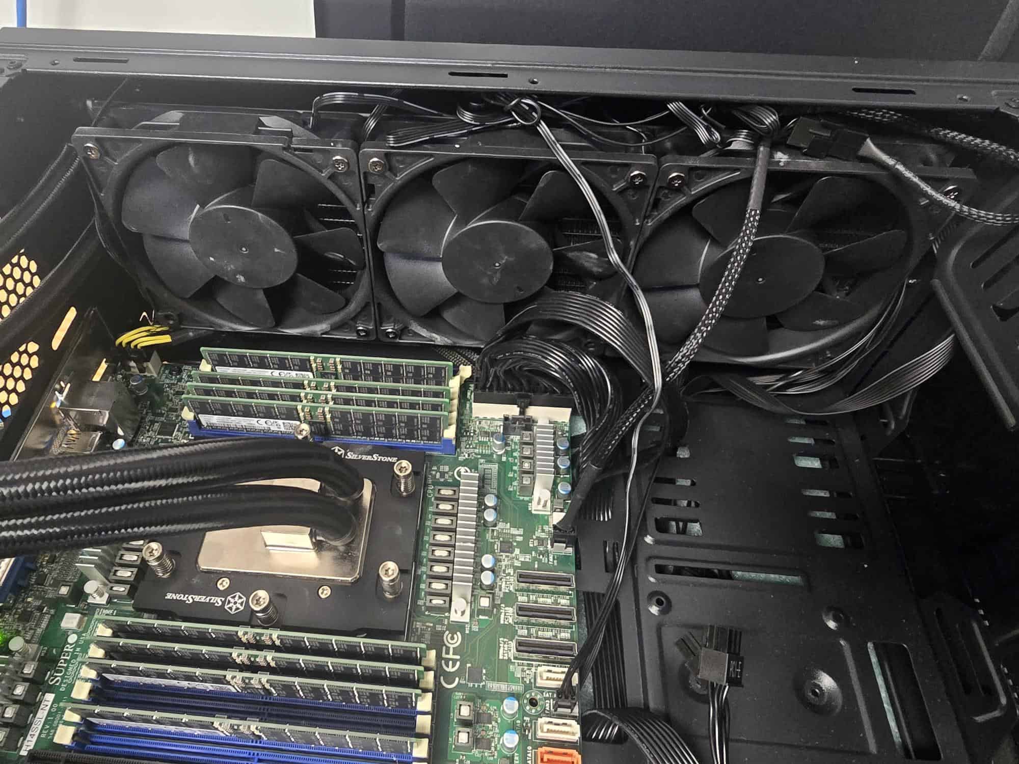 Super Micro SUPERMICRO Motherboard H14SSL-N (retail pack) (MBD-H14SSL-N-O) (MBD-H14SSL-N-O) thumbnail