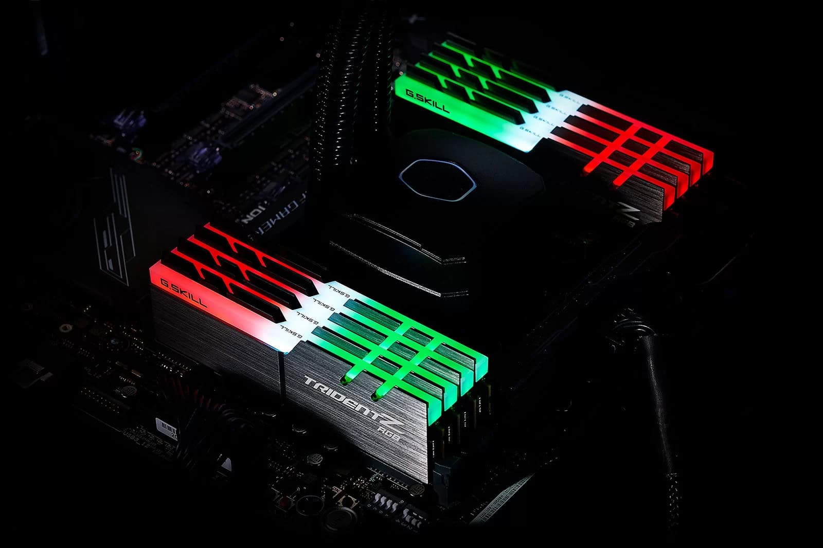 G.Skill DDR4 16GB PC 4000 CL18 G.Skill KIT (2x8GB) 16GTZRB Tri/Z RGB (F4-4000C18D-16GTZRB) thumbnail