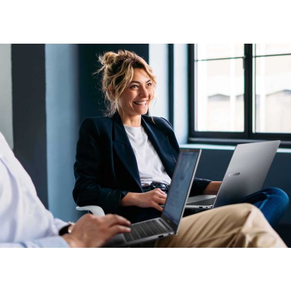 ASUS ExpertBook P5 P5405CSA-NZ0174X Intel Core Ultra 5 226V Laptop 35,6 cm (14") WQXGA 16 GB LPDDR5x-SDRAM 512 GB SSD Wi-Fi 6E (802.11ax) Windows 11 Pro US International Grijs (90NX0861-M00740) ASUS ExpertBook P5 P5405CSA-NZ0174X Intel Core Ultra 5 226V Laptop 35,6 cm (14") WQXGA 16 GB LPDDR5x-SDRAM 512 GB SSD Wi-Fi 6E (802.11ax) Windows 11 Pro US International Grijs (90NX0861-M00740)