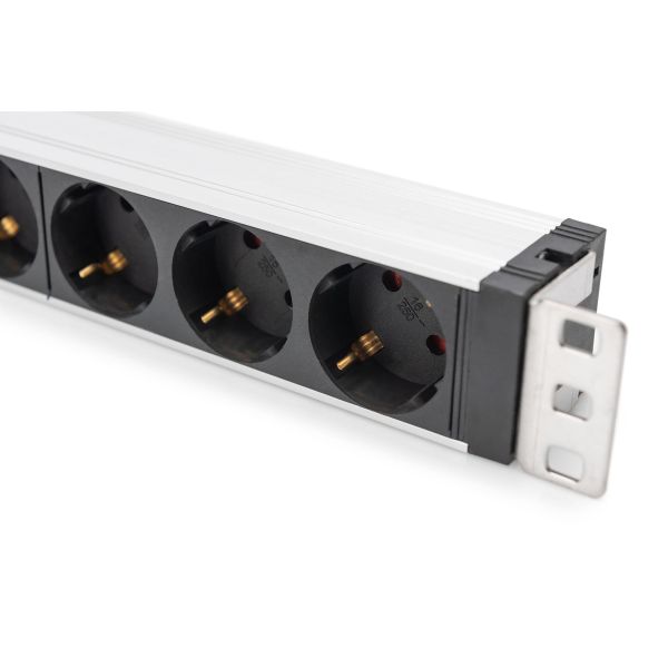 Digitus Geaarde stekkerdoos met aluminiumprofiel en overspanningsbeveiliging, geïntegreerd netfilter, 6-voudige geaarde contactdoos, 2 m voedingskabel met randaardestekker (DN-95432)