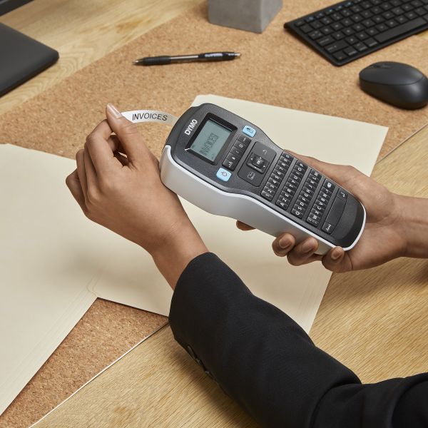 DYMO LabelManager 160 Labelmaker startpakket | Handheld Labelprinter | met 3 rollen D1 etiketten QWERTY-toetsenbord | Ideaal voor kantoor of thuis (2181011)