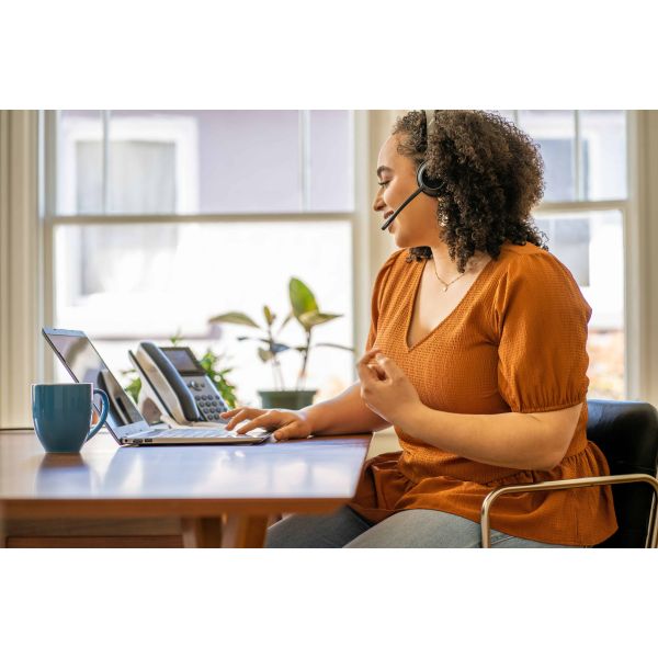 POLY Voyager 4320 Microsoft Teams Certified USB-A Headset + BT700 dongle (77Y98AA)