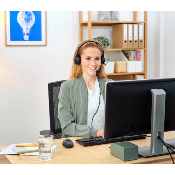 Trust HS-260 Headset - USB headset voor kantoor en calls – Lichtgewicht ontwerp – Verstelbare microfoon – business model - Zwart (25334) Trust HS-260 Headset - USB headset voor kantoor en calls – Lichtgewicht ontwerp – Verstelbare microfoon – business model - Zwart (25334)