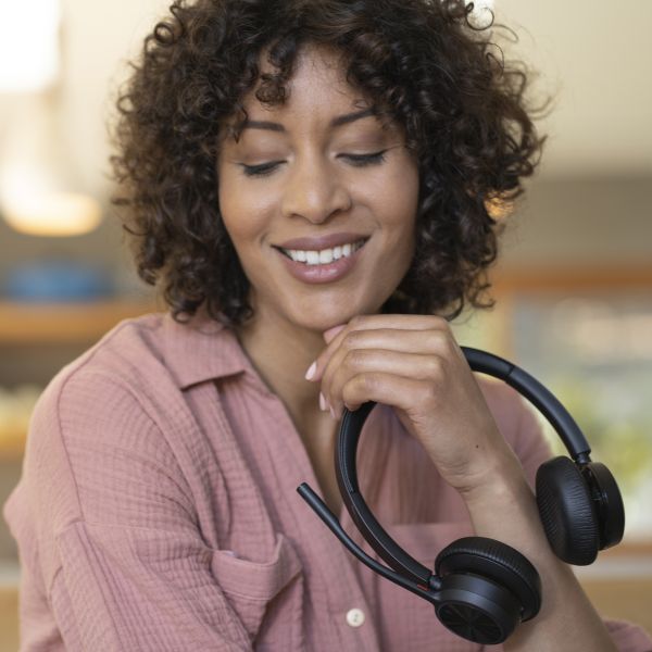 HP Poly Voyager 4320 USB-A Headset + BT700 dongle (76U49AA) HP Poly Voyager 4320 USB-A Headset + BT700 dongle (76U49AA)