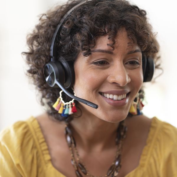 HP Poly Voyager 4320 USB-A Headset + BT700 dongle (76U49AA) HP Poly Voyager 4320 USB-A Headset + BT700 dongle (76U49AA)