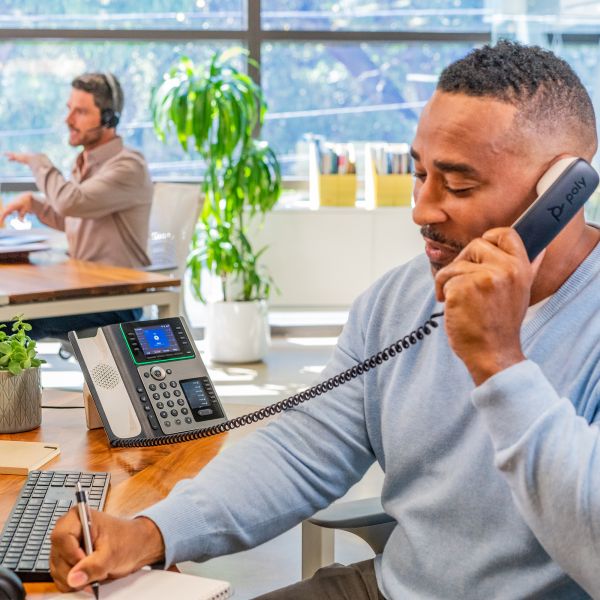HP Poly Edge E450 IP-telefoon met PoE-ondersteuning