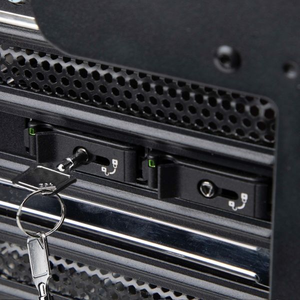StarTech.com M.2 NVMe SSD Drive Tray te gebruiken met de PCIe Expansion productlijn, Schijflade voor een extra Hot Swappable SSD Schijf (TR-M2-REMOVABLE-PCIE)