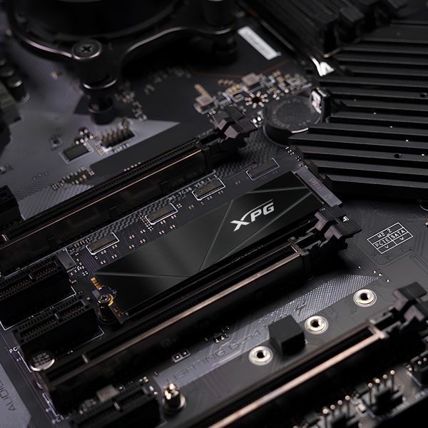 XPG GAMMIX S50 CORE 500 GB M.2 PCI Express 4.0 NVMe 3D NAND (SGAMMIXS50C-500G-CS) XPG GAMMIX S50 CORE 500 GB M.2 PCI Express 4.0 NVMe 3D NAND (SGAMMIXS50C-500G-CS)