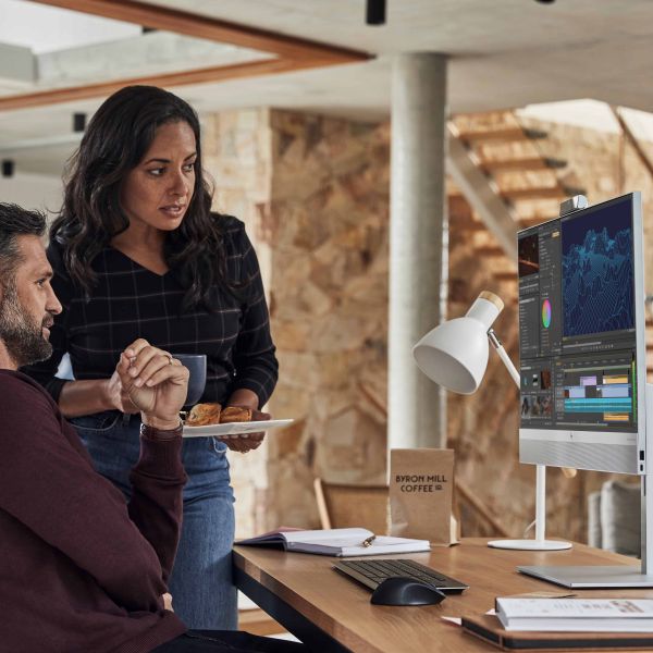 HP EliteOne 870 G9 Intel® Core™ i5 i5-14500 68,6 cm (27") 2560 x 1440 Pixels Touchscreen Alles-in-één-pc 16 GB DDR5-SDRAM 512 GB SSD Windows 11 Pro Wi-Fi 6E (802.11ax) Zilver (99A84ET#ABH)