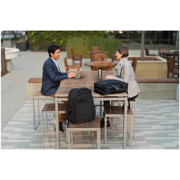 Kensington Contour™ 2.0 Business Laptop Briefcase — 15.6 (K60386EU)