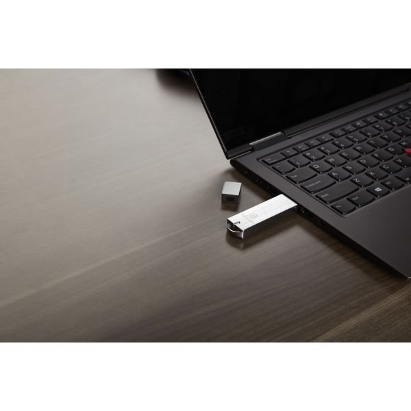 Kingston Technology IronKey 64GB Basic S1000 versleutelde USB 3.0 FIPS 140-2 niveau 3 (IKS1000B/64GB) Kingston Technology IronKey 64GB Basic S1000 versleutelde USB 3.0 FIPS 140-2 niveau 3 (IKS1000B/64GB)