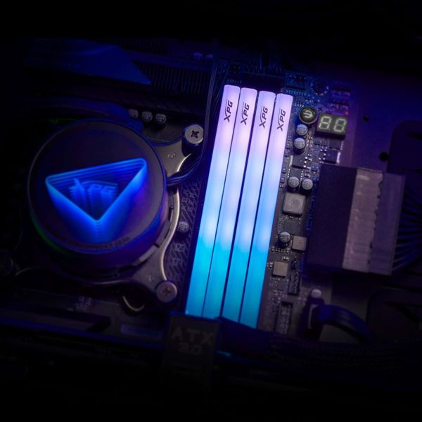 ADATA LANCER BLADE RGB geheugenmodule 32 GB 2 x 16 GB DDR5 6000 MHz (AX5U6000C3016G-DTLABRBK)