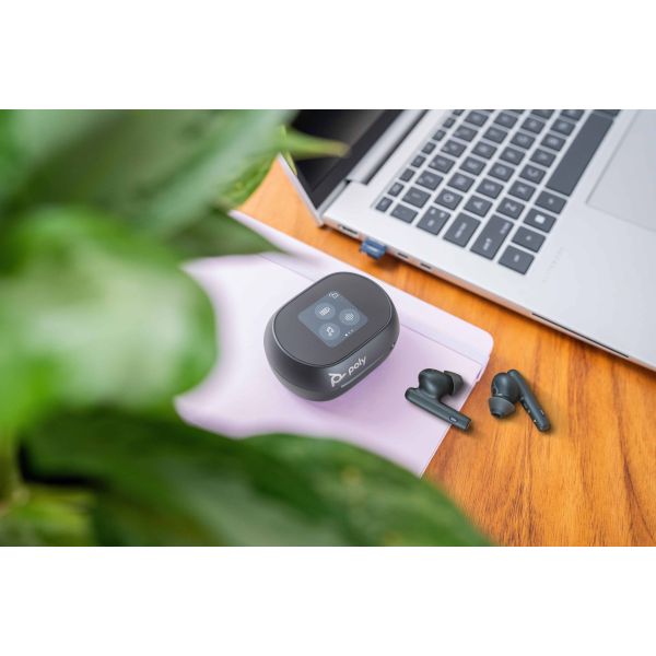 POLY Voyager Free 60+ UC Carbon Black Earbuds + BT700 USB-A-adapter + oplaadcase met touchscreen (7Y8G3AA)