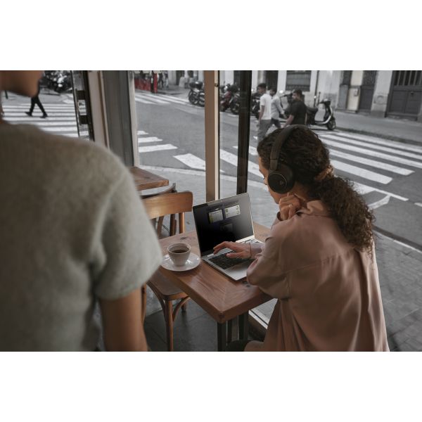 HP EliteBook 8 G1i Next Gen AI Wolf Pro Security Edition Copilot+ PC Intel Core Ultra 7 258V Laptop 40,6 cm (16") WUXGA 32 GB LPDDR5x-SDRAM 1 TB SSD Wi-Fi 7 (802.11be) Windows 11 Pro Zilver (AD3T7ET#ABH)