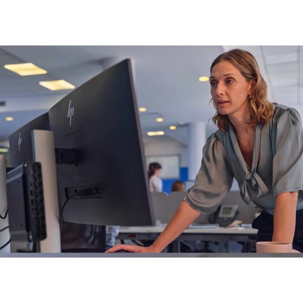 HP EliteDesk 8 Mini G1i AI Wolf Pro Security Edition Intel Core Ultra 5 235T 16 GB DDR5-SDRAM 512 GB SSD Windows 11 Pro Mini PC AI PC Zwart (998U7ET#ABH)