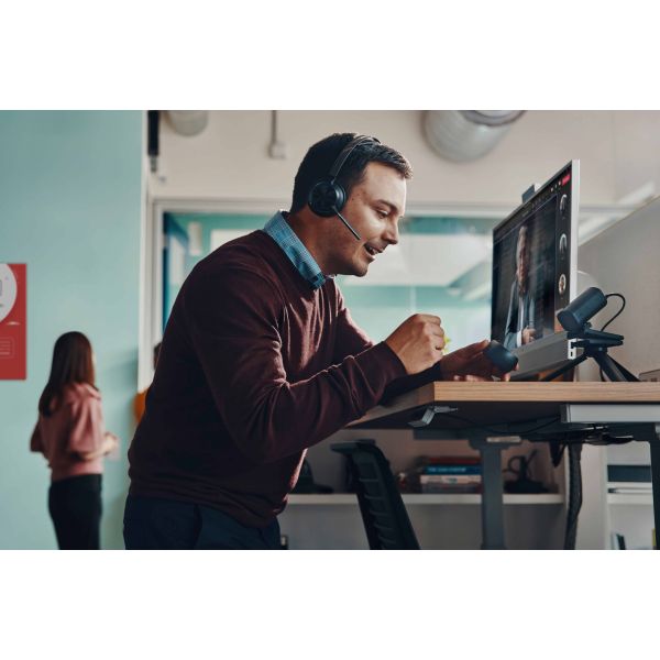 Poly Voyager Focus 2 USB-C-C Headset +USB-C/A Adapter (9T9J3AA)
