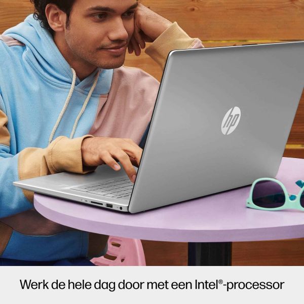 HP 17-cn2235nd Intel® Core™ i3 i3-1215U Laptop 43,9 cm (17.3") Full HD 8 GB DDR4-SDRAM 512 GB SSD Wi-Fi 5 (802.11ac) Windows 11 Home Zilver (94C87EA#ABH)