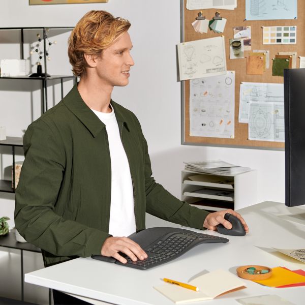 Logitech Lift muis Kantoor Linkshandig RF-draadloos + Bluetooth Optisch 4000 DPI (910-006474)