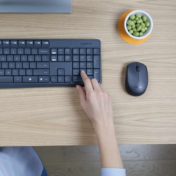 Logitech MK235 Wireless Keyboard and Mouse Combo Normaal formaat. Duurzaam. Eenvoudig. (920-007911)