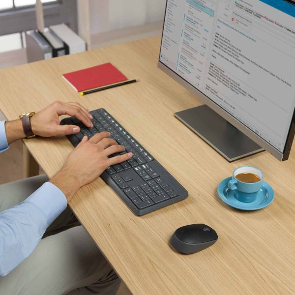 Logitech MK235 Wireless Keyboard and Mouse Combo Normaal formaat. Duurzaam. Eenvoudig. (920-007911)