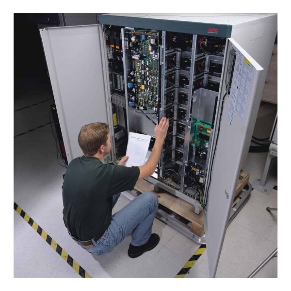 APC (1) Extra contract PM Bezoek 5X8 voor (1) Easy UPS 3M 60kVA UPS (WPMV-EZ-60)