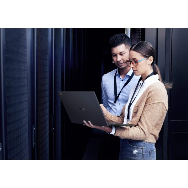 ASUS ExpertBook B3 B3604CVA-QZ1867XA Intel Core 5 120U Laptop 40,6 cm (16") WQXGA 8 GB DDR5-SDRAM 256 GB SSD Wi-Fi 6E (802.11ax) Windows 11 Pro Education US International Zwart (90NX07B1-M021K0)