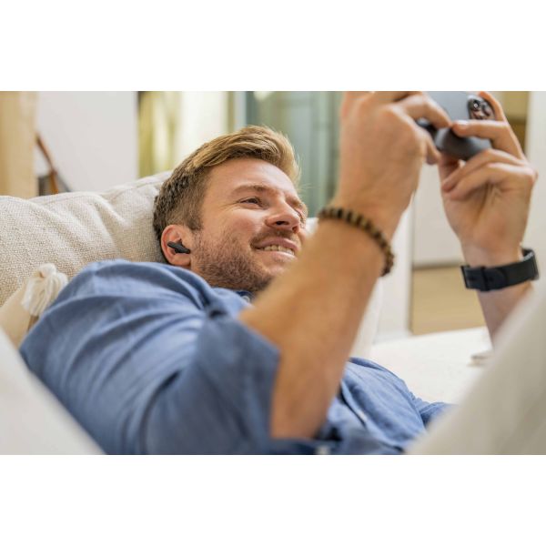 Poly Voyager Free 60 UC Carbon Black Earbuds + BT700 USB-A-adapter + oplaadcase basis (220756-01)  Poly Voyager Free 60 UC Carbon Black Earbuds + BT700 USB-A-adapter + oplaadcase basis (220756-01)